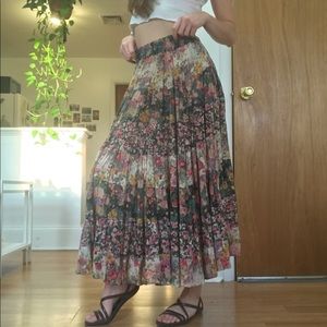 Vintage bohemian peasant floral maxi skirt